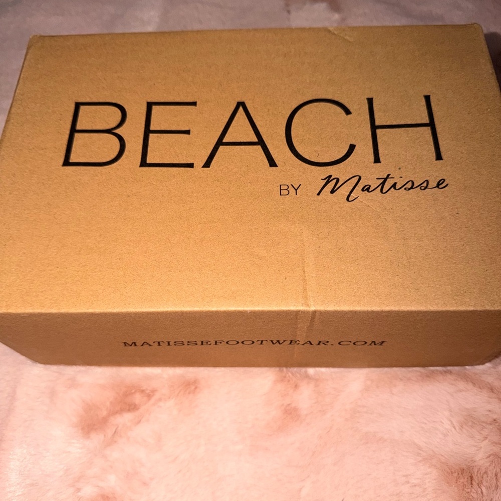 Matisse Beach Footwear Box in Tan